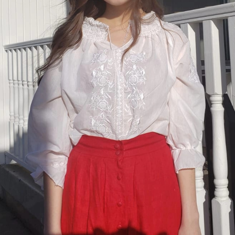Embroidered White Folk Blouse S/M